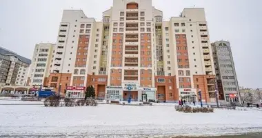 Apartamento 3 habitaciones en Minsk, Bielorrusia