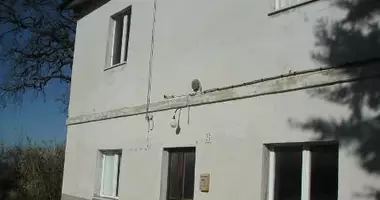 8 room house in Macerata, Italy