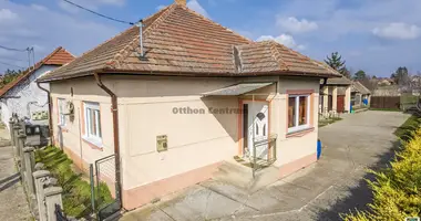 2 room house in Rackeresztur, Hungary