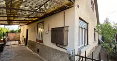 Haus 3 Zimmer in Fot, Ungarn