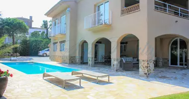 Villa 4 bedrooms with Air conditioner, with Terrace, with Garden in Santa Cristina d Aro, Spain
