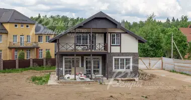 Casa 6 habitaciones en poselenie Schapovskoe, Rusia