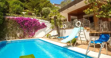 Villa 5 bedrooms in Blanes, Spain