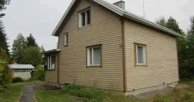 Dom w Pieksaemaeki, Finlandia