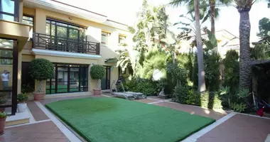 Villa  mit Möbliert, mit Klimaanlage, mit Terrasse in Marbella, Spanien