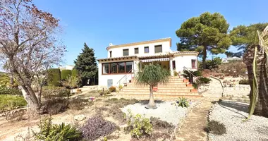 Villa 5 chambres avec Jardin dans Calp, Espagne