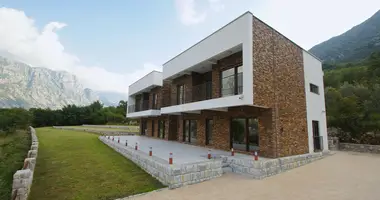 Villa  mit Terrasse in Prcanj, Montenegro