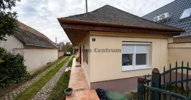 3 room house in Perbal, Hungary