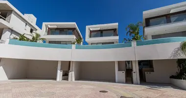 Villa 4 bedrooms in Kissonerga, Cyprus