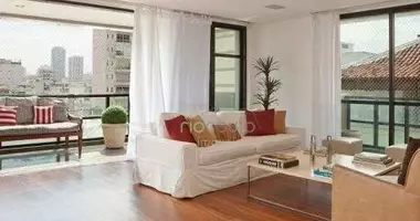 4 room apartment in Regiao Geografica Imediata do Rio de Janeiro, Brazil