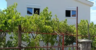 Haus 6 zimmer in Pecurice, Montenegro