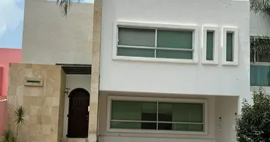 4 bedroom house in San Bernardino Tlaxcalancingo, Mexico