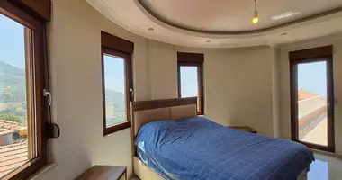 Villa 4 Zimmer mit Meerblick, mit Schwimmbad, mit Meblirovannaya in Alanya, Türkei