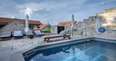 Villa 4 bedrooms in All countries