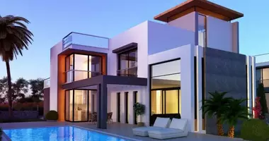 Villa 4 chambres avec Vue sur la mer, avec Terrasse, avec Garage dans Kyrenia, Chypre du Nord