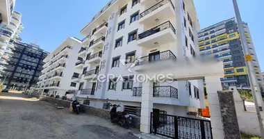 2 room apartment with parking, with furniture, with elevator in Mahmutlar, Turkey