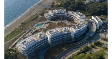 Villa 4 chambres avec Terrasse, avec Système d'alarme, avec Au bord de la mer dans Estepona, Espagne