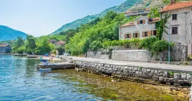Villa  con Junto al mar en Prcanj, Montenegro