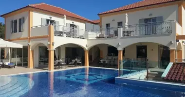 Hôtel 1 605 m² dans Lakithra, Grèce