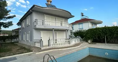 Villa 4 Zimmer mit Schwimmbad, mit Bergblick, mit überdachter Parkplatz in Alanya, Türkei