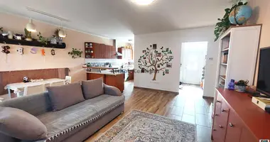 4 room apartment in Gardony, Hungary