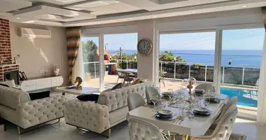 Villa 4 room villa with sea view, with swimming pool, with sauna in Alanya, Turkey