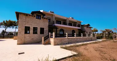 Villa 6 bedrooms in Pervolia, Cyprus