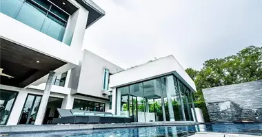 Villa 5 chambres avec Fenêtres double vitrage, avec Meublesd, avec Climatiseur dans Phuket, Thaïlande