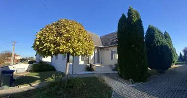 3 room house in Himeshaza, Hungary