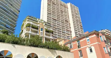 Mieszkanie 4 pokoi w Monako