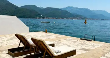 Villa 4 zimmer mit Doppelt verglaste Fenster, mit Möbliert, mit Meerblick in Gemeinde Herceg Novi, Montenegro