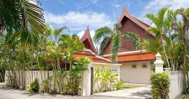 Villa 4 bedrooms with parking, with Furnitured, with Air conditioner in Phuket, Thailand