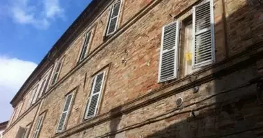 Dom 19 pokojów w Terni, Włochy
