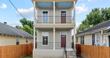 4 room house in New Orleans, United States