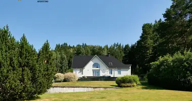 House in Astrasyckaharadocki sielski Saviet, Belarus