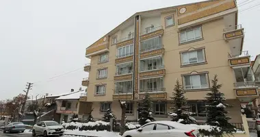 Дуплекс 5 спален с балконом, с парковка, с c ремонтом в Altindag, Турция