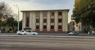 Коммерческое помещение 2 600 м² в Ташкент, Узбекистан
