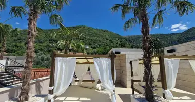 Wohnung 2 Schlafzimmer in Tivat, Montenegro