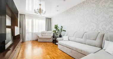 Apartamento 3 habitaciones en Minsk, Bielorrusia