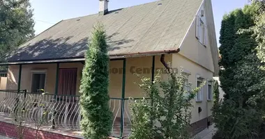 5 room house in Gardony, Hungary