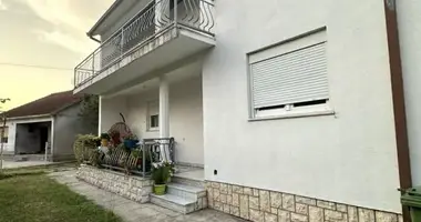 Casa 4 habitaciones en Municipio de Danilovgrad, Montenegro