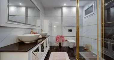 Квартира 6 комнат в Мезитли, Турция