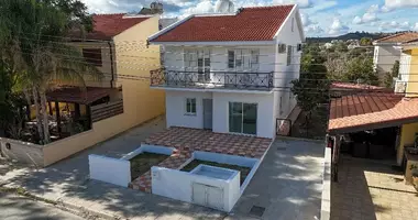 Casa 4 habitaciones en Lakatamia, Chipre