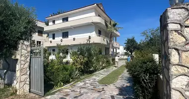 Dom w Durres, Albania