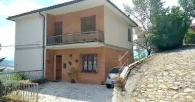 Townhouse 9 rooms in Terni, Italy