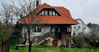 7 room house in Sukoro, Hungary
