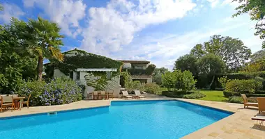 Villa 5 bedrooms with parking in Antibes, France