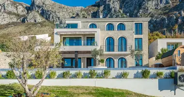 Villa 6 Zimmer mit Parkplatz, mit Balkon, mit Klimaanlage in Sustas, Montenegro