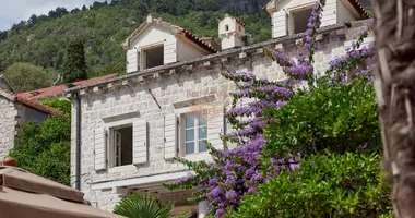 Haus 5 zimmer in Stoliv, Montenegro