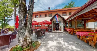Nieruchomości komercyjne 39 000 m² w Zalesina, Chorwacja